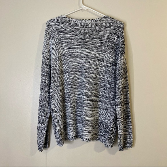 Francesca’s striped Gray V-Neck Sweater with Chunky Knit size medium NWOT - Picture 7 of 13